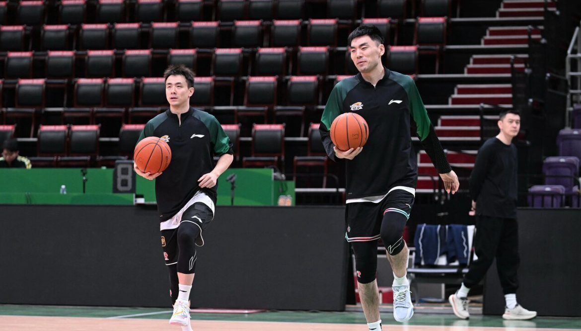 安全娱乐-像郭艾伦张镇麟那样？赵继伟向辽篮表忠心 曝他休赛期曾接触首钢