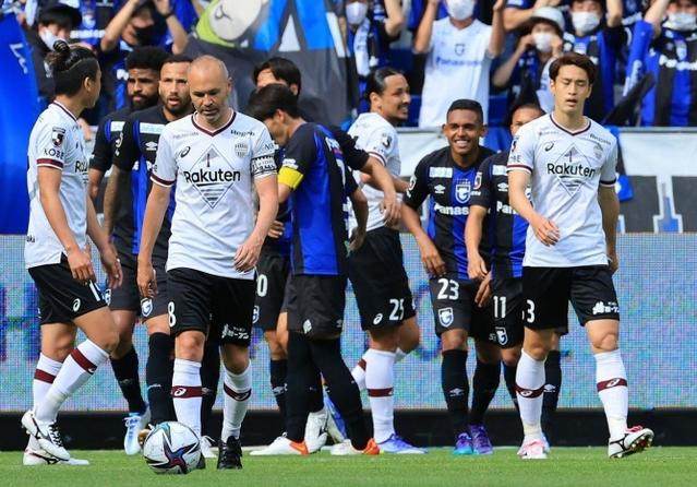 1652524645312066275.jpg 99.jpg