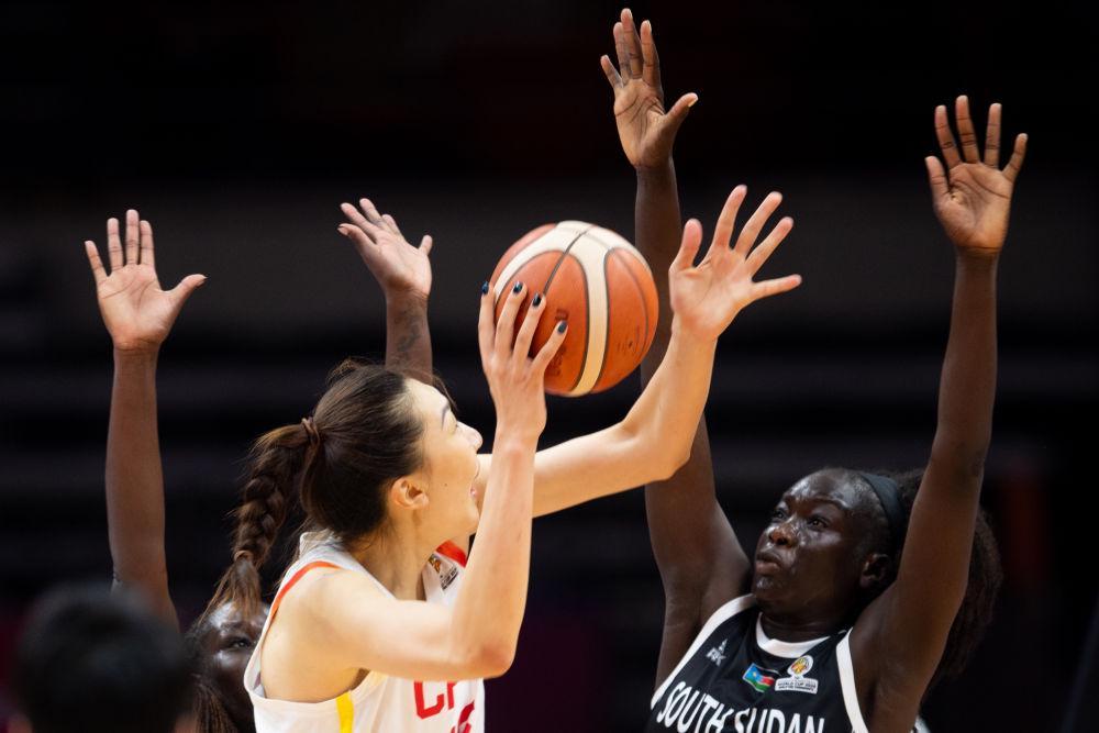 尊享娱乐-不是王思雨！不是杨舒予！南苏丹女篮主帅赞中国2小将，已是核心